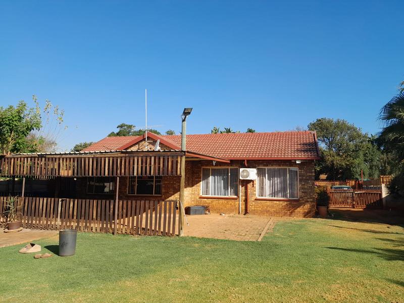 To Let 2 Bedroom Property for Rent in The Orchards Gauteng