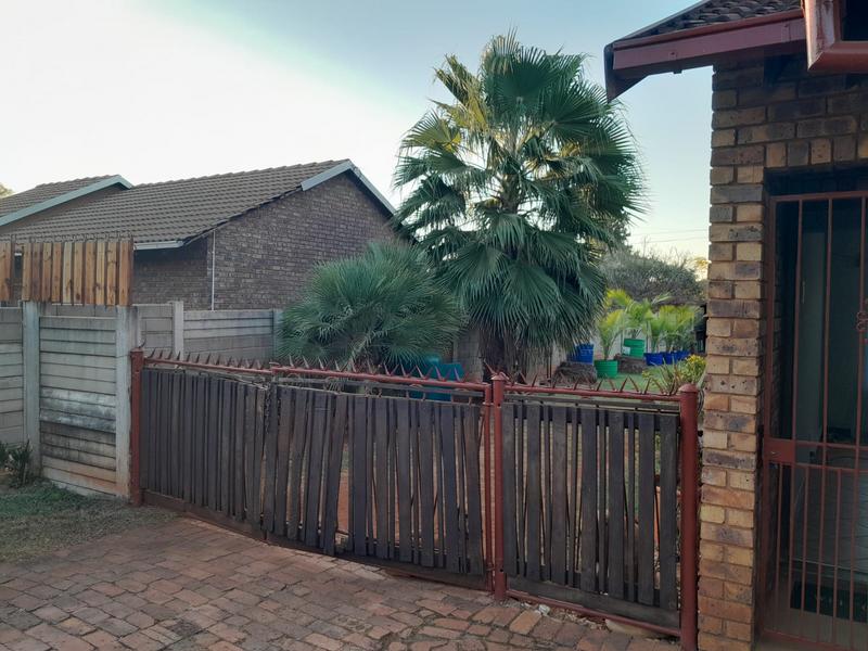 To Let 2 Bedroom Property for Rent in The Orchards Gauteng