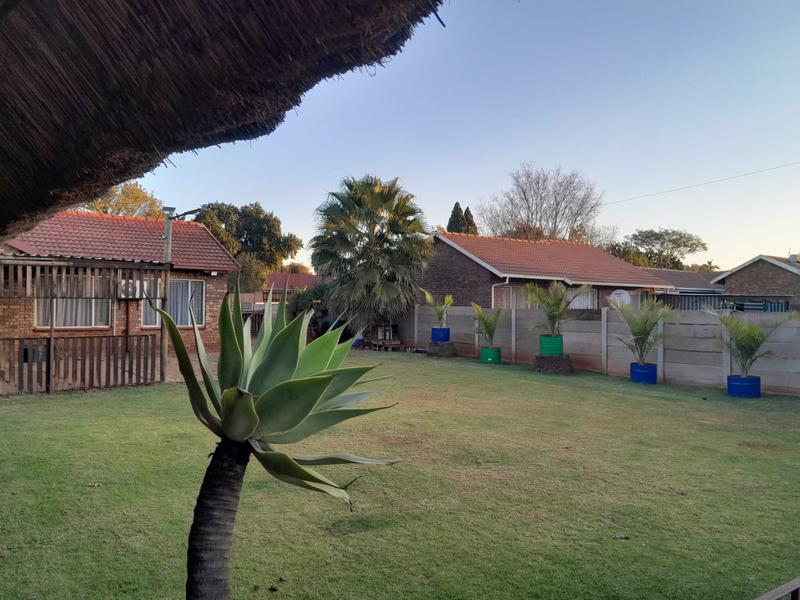 To Let 2 Bedroom Property for Rent in The Orchards Gauteng