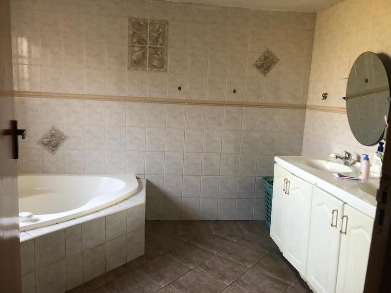 To Let 4 Bedroom Property for Rent in Raslouw Gauteng