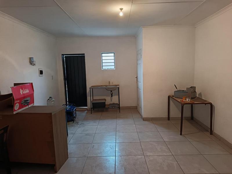 To Let commercial Property for Rent in Booysens Gauteng