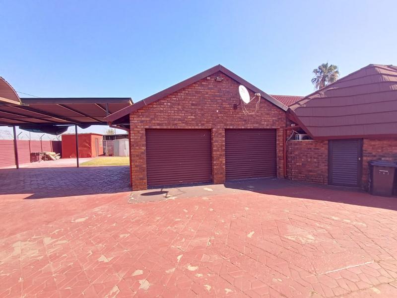4 Bedroom Property for Sale in Doornpoort Gauteng