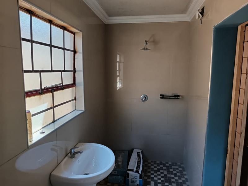 1 Bedroom Property for Sale in Kirkney Gauteng