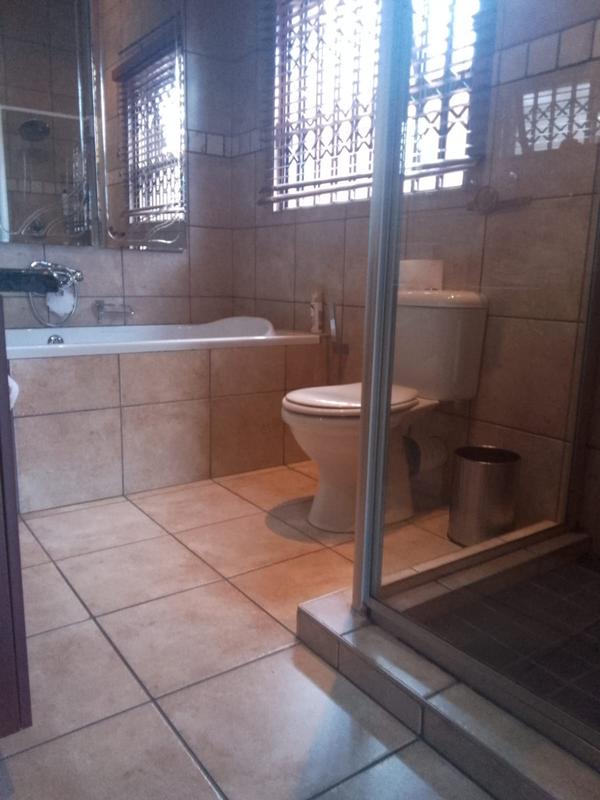 4 Bedroom Property for Sale in Vanderbijlpark SW 5 Gauteng