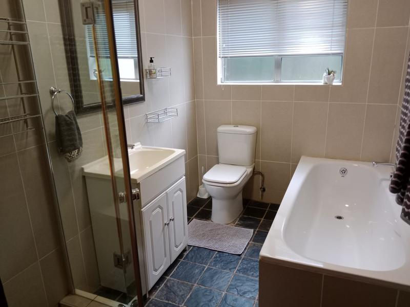 To Let 2 Bedroom Property for Rent in Mooikloof Ridge Gauteng