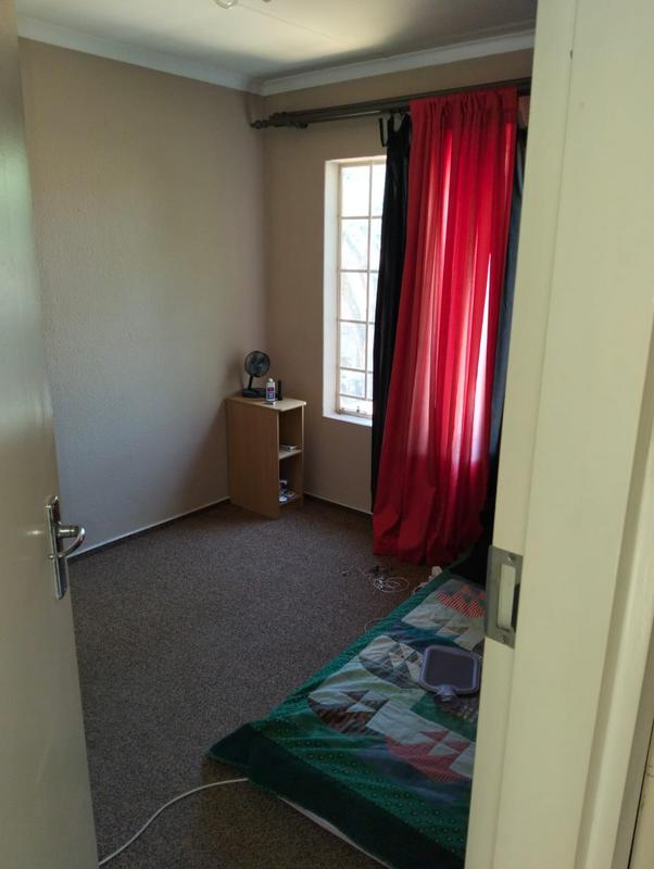 To Let 2 Bedroom Property for Rent in Bromhof Gauteng