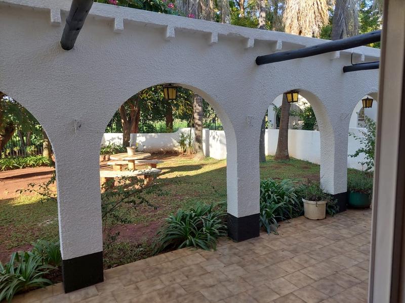 To Let 3 Bedroom Property for Rent in Honingneskrans Ah Gauteng