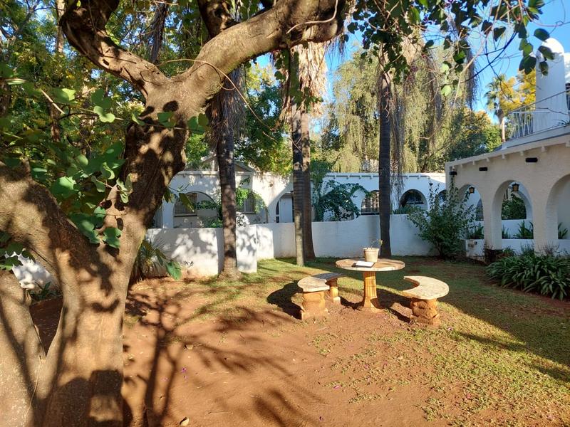 To Let 3 Bedroom Property for Rent in Honingneskrans Ah Gauteng