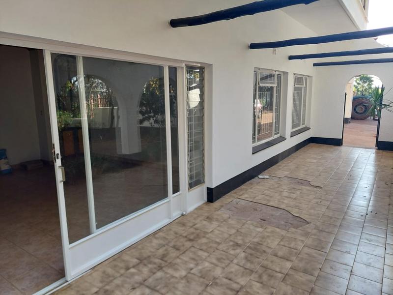 To Let 3 Bedroom Property for Rent in Honingneskrans Ah Gauteng