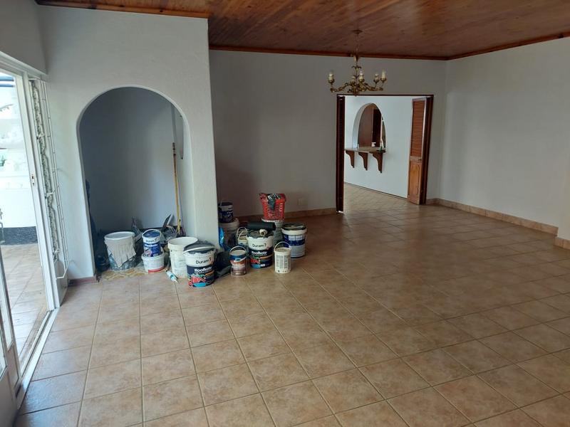 To Let 3 Bedroom Property for Rent in Honingneskrans Ah Gauteng