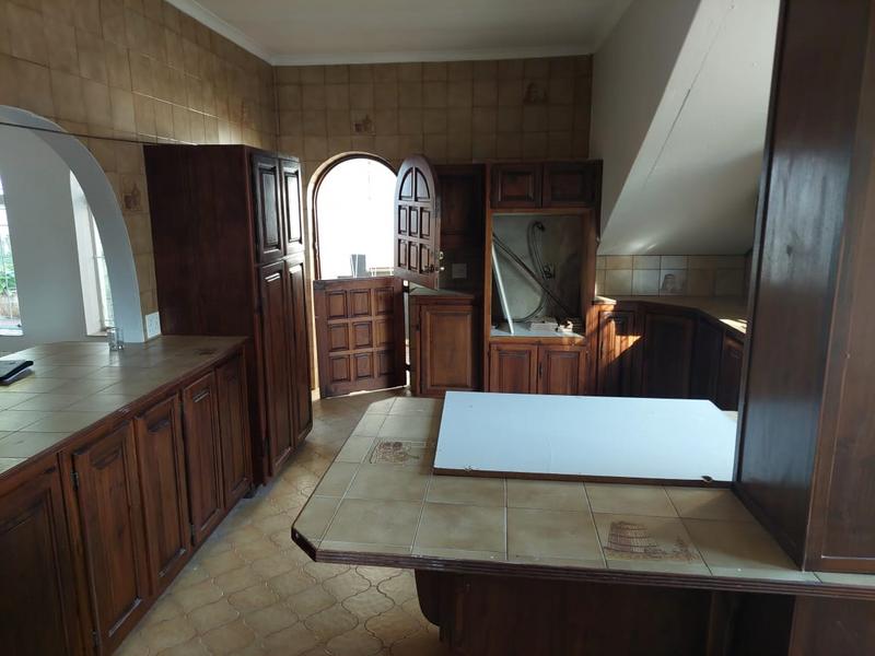 To Let 3 Bedroom Property for Rent in Honingneskrans Ah Gauteng