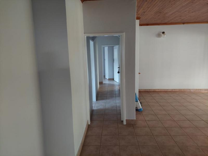 To Let 3 Bedroom Property for Rent in Honingneskrans Ah Gauteng