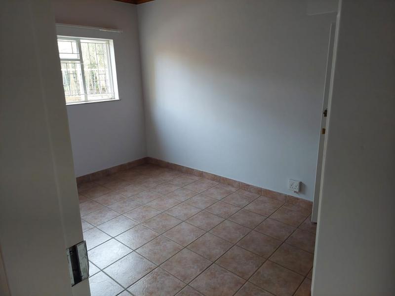 To Let 3 Bedroom Property for Rent in Honingneskrans Ah Gauteng