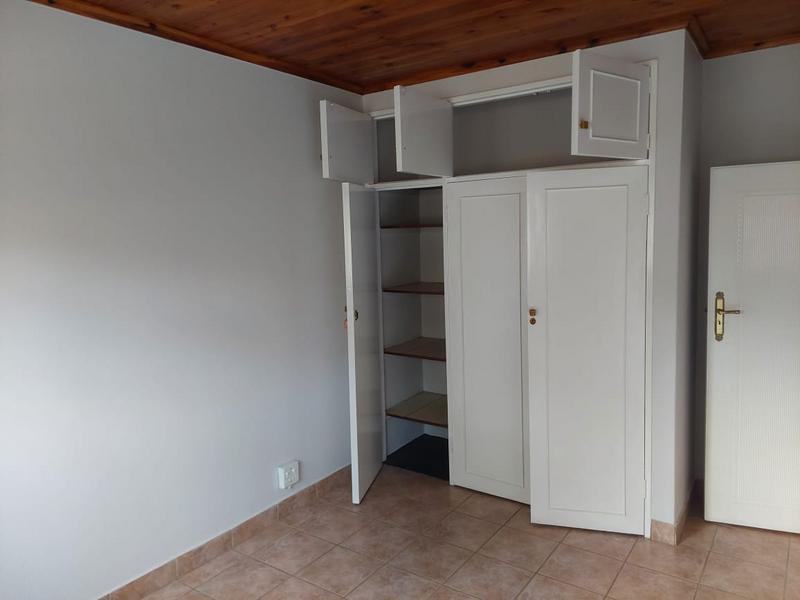 To Let 3 Bedroom Property for Rent in Honingneskrans Ah Gauteng