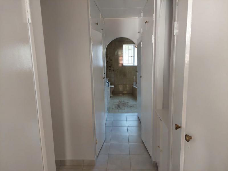 To Let 3 Bedroom Property for Rent in Honingneskrans Ah Gauteng