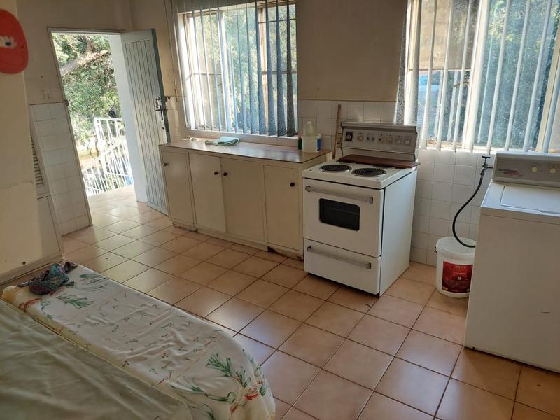 To Let 2 Bedroom Property for Rent in Honingneskrans Ah Gauteng