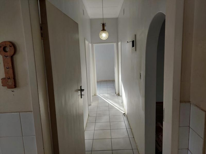To Let 2 Bedroom Property for Rent in Honingneskrans Ah Gauteng