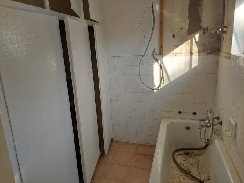 To Let 2 Bedroom Property for Rent in Honingneskrans Ah Gauteng