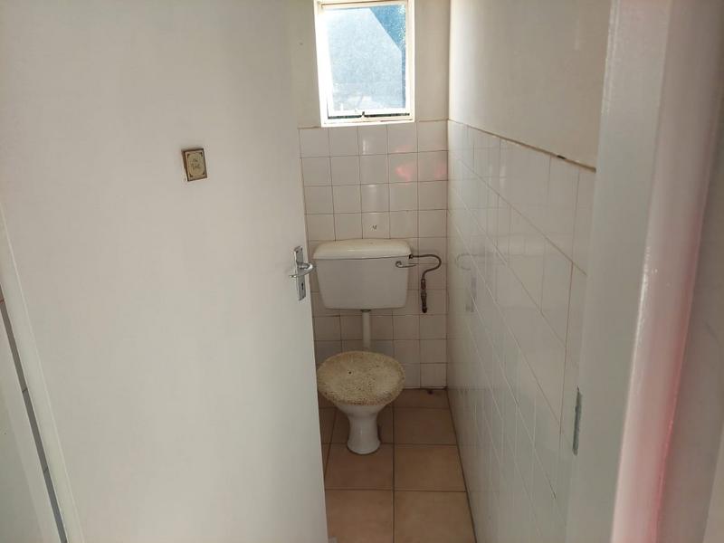 To Let 2 Bedroom Property for Rent in Honingneskrans Ah Gauteng