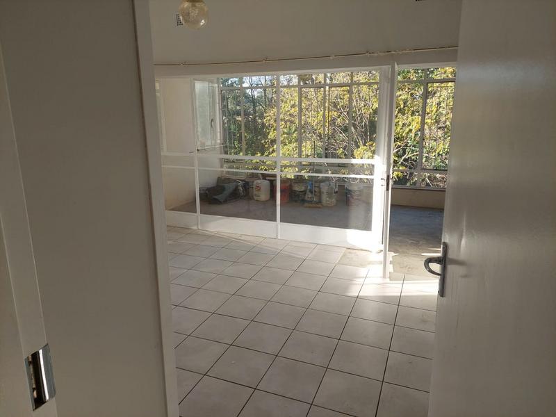 To Let 2 Bedroom Property for Rent in Honingneskrans Ah Gauteng
