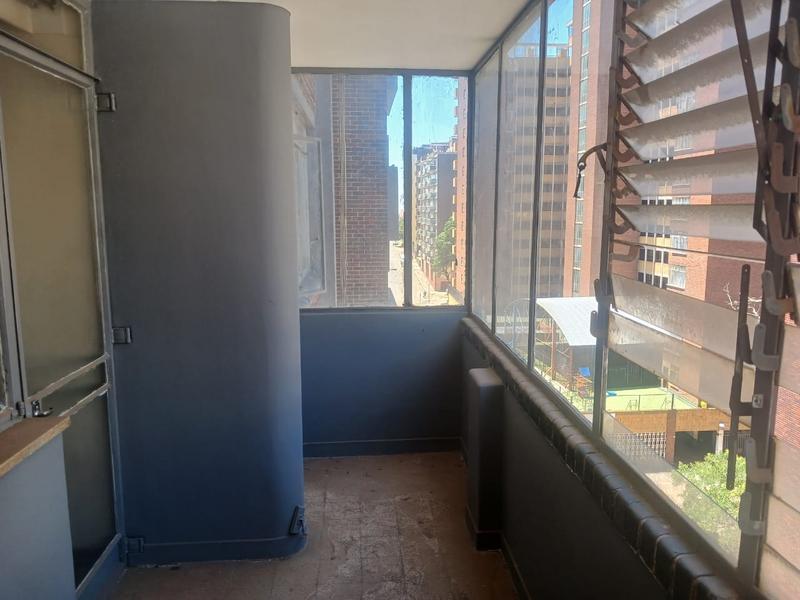 2 Bedroom Property for Sale in Hillbrow Gauteng