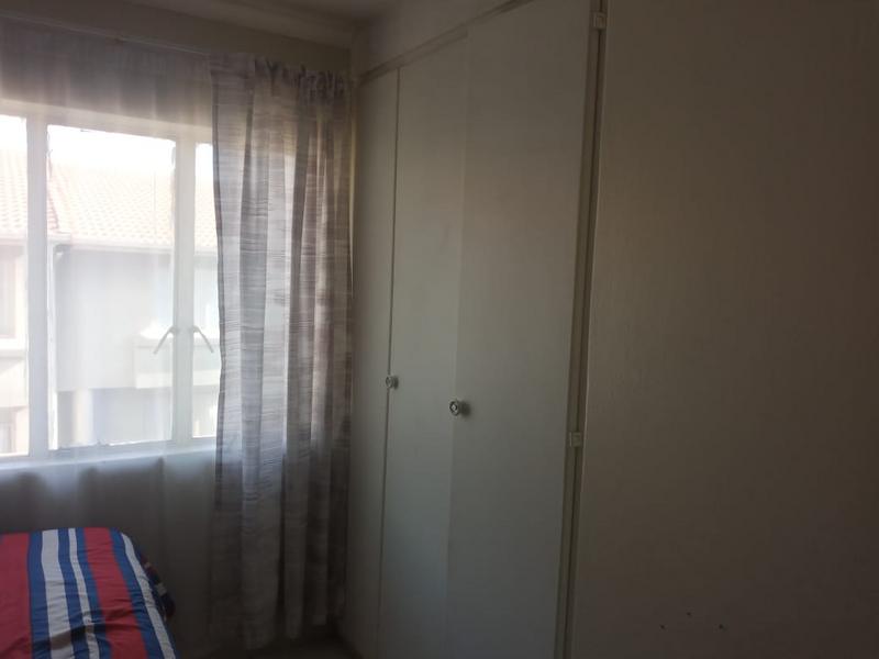 2 Bedroom Property for Sale in Florida Lake Gauteng