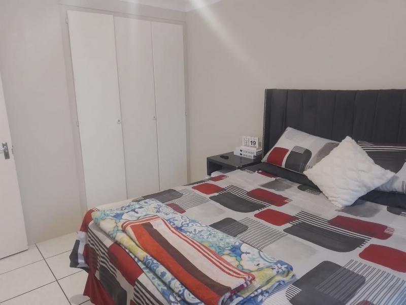 2 Bedroom Property for Sale in Florida Lake Gauteng