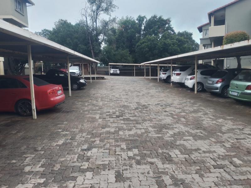 2 Bedroom Property for Sale in Florida Lake Gauteng