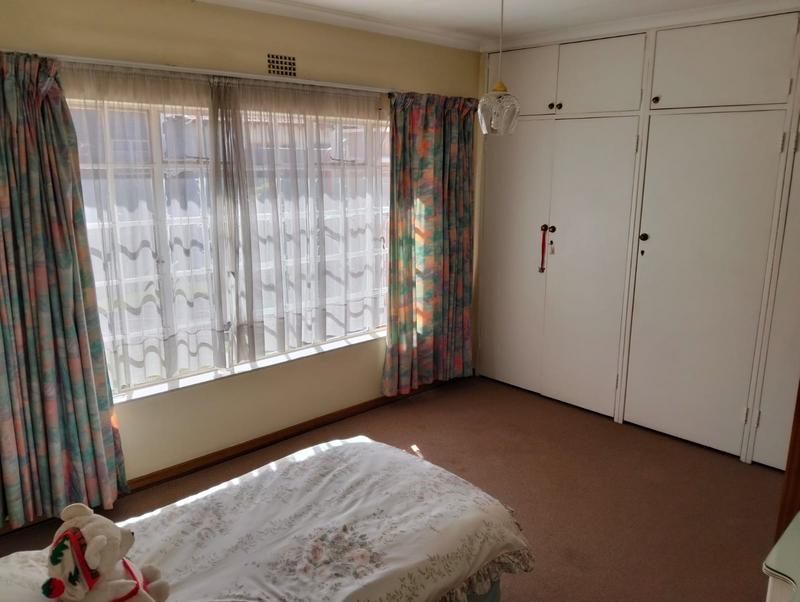 2 Bedroom Property for Sale in Helderkruin Gauteng