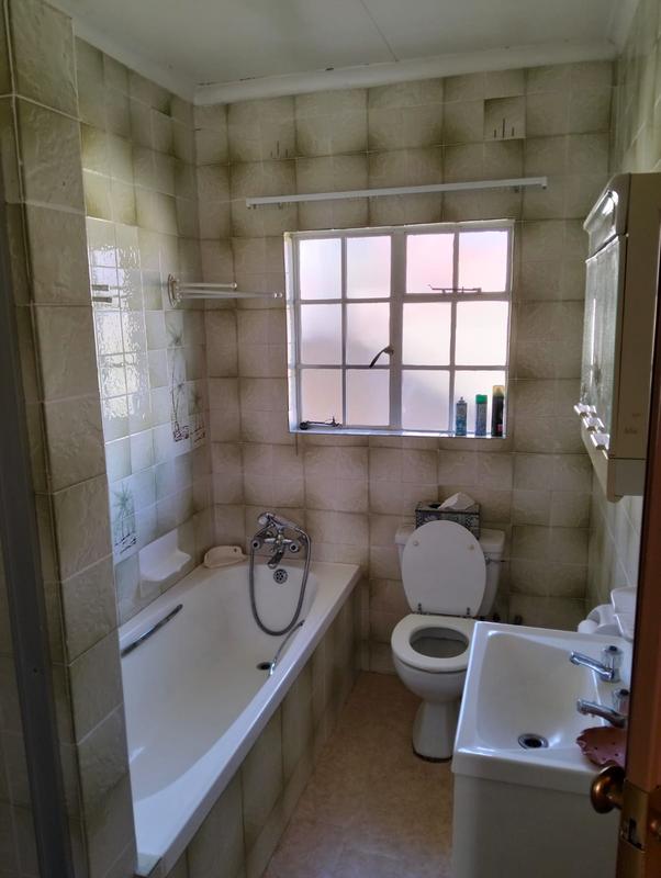 2 Bedroom Property for Sale in Helderkruin Gauteng