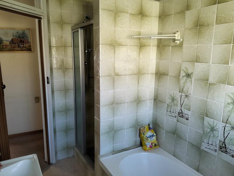 2 Bedroom Property for Sale in Helderkruin Gauteng