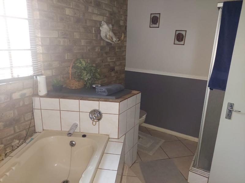 3 Bedroom Property for Sale in Heatherdale AH Gauteng