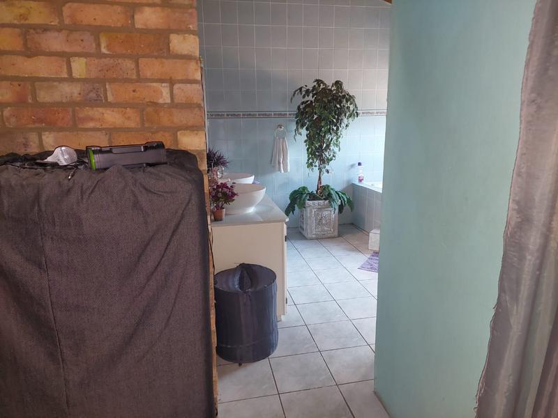 3 Bedroom Property for Sale in Heatherdale AH Gauteng