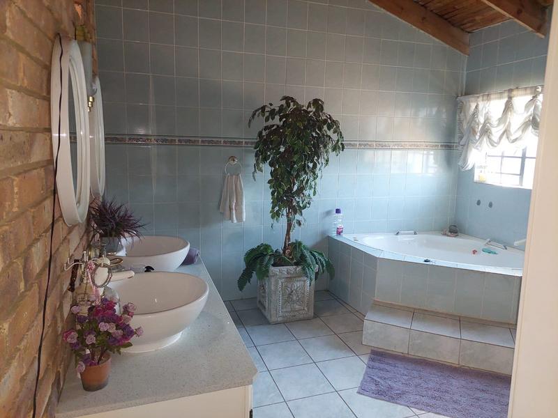 3 Bedroom Property for Sale in Heatherdale AH Gauteng