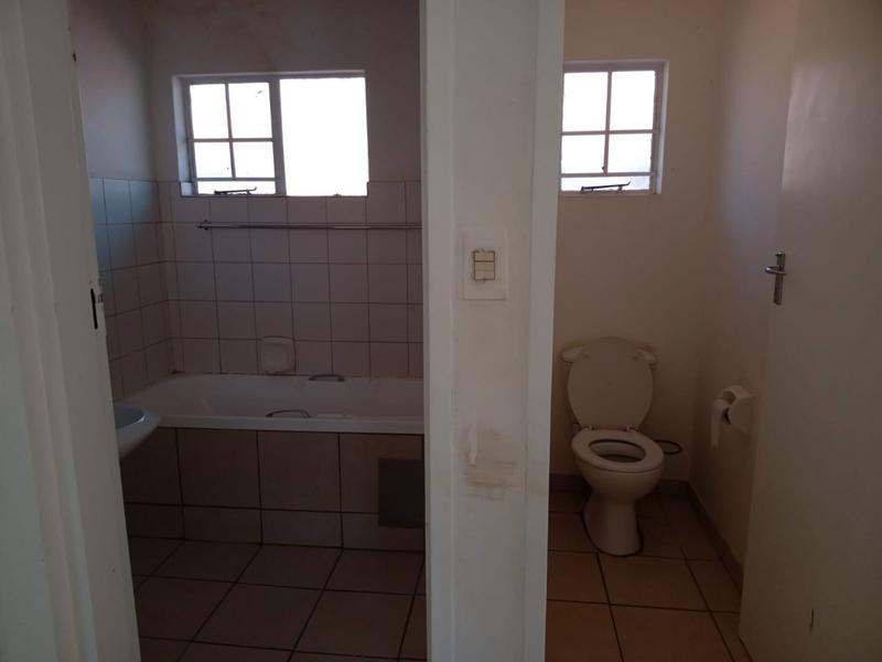 2 Bedroom Property for Sale in Hesteapark Gauteng