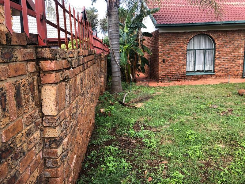 4 Bedroom Property for Sale in Karenpark Gauteng