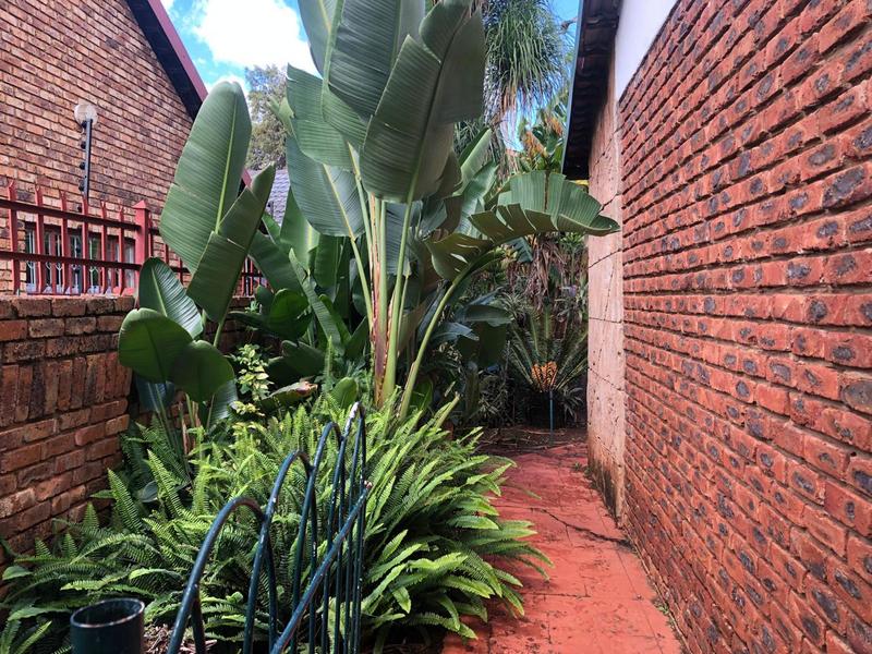 4 Bedroom Property for Sale in Karenpark Gauteng