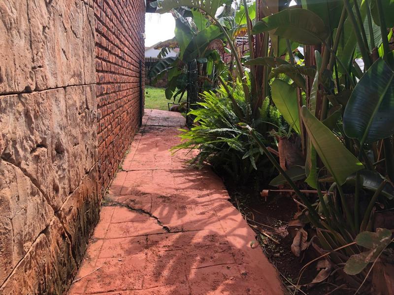 4 Bedroom Property for Sale in Karenpark Gauteng