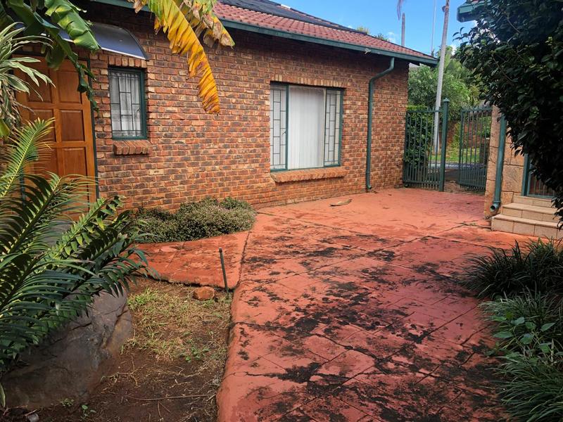 4 Bedroom Property for Sale in Karenpark Gauteng