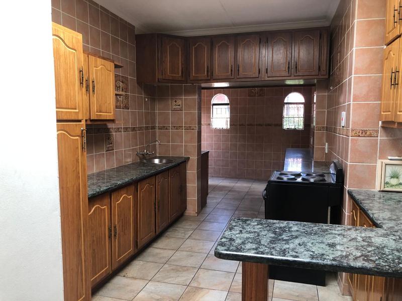 4 Bedroom Property for Sale in Karenpark Gauteng