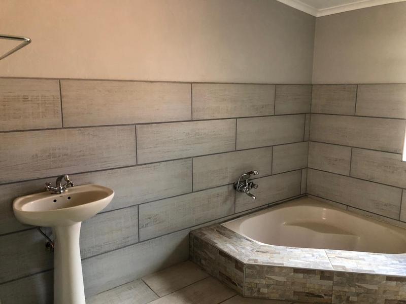 4 Bedroom Property for Sale in Karenpark Gauteng