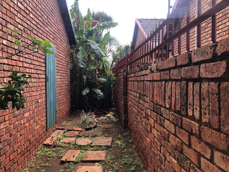 4 Bedroom Property for Sale in Karenpark Gauteng