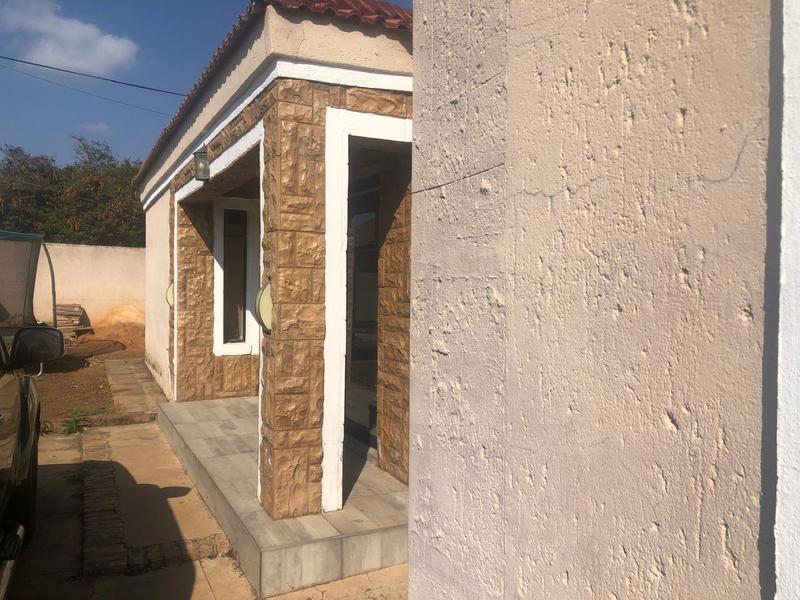 5 Bedroom Property for Sale in Karenpark Gauteng