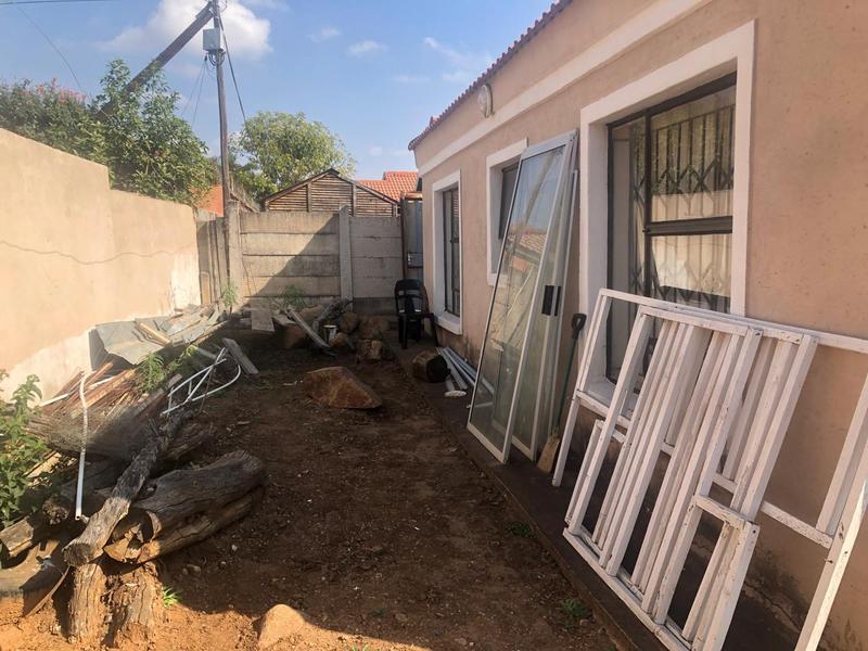 5 Bedroom Property for Sale in Karenpark Gauteng