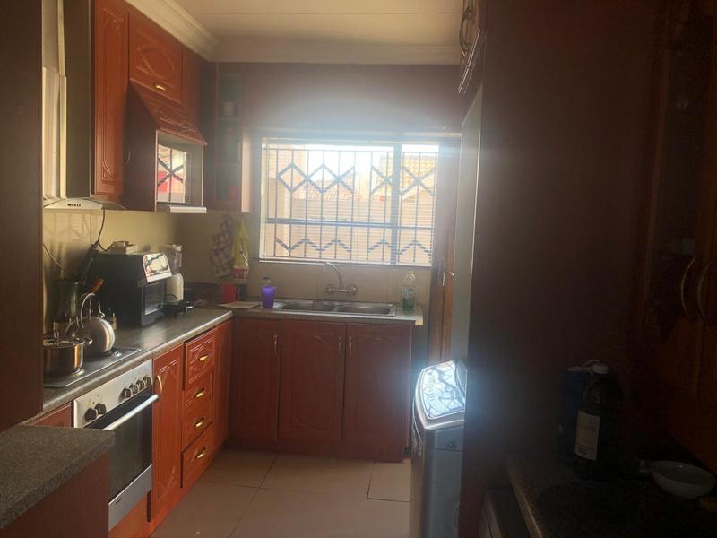 5 Bedroom Property for Sale in Karenpark Gauteng