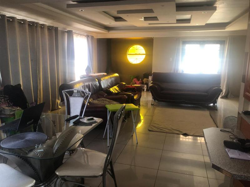 5 Bedroom Property for Sale in Karenpark Gauteng