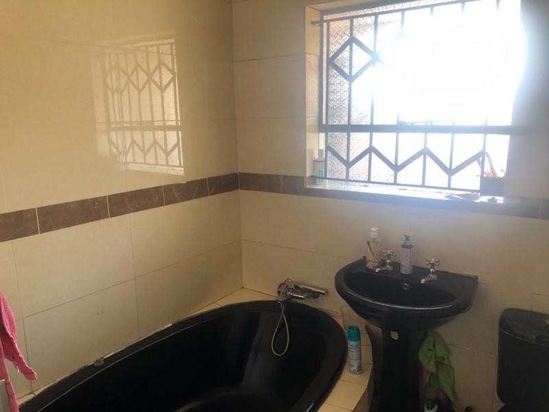 5 Bedroom Property for Sale in Karenpark Gauteng