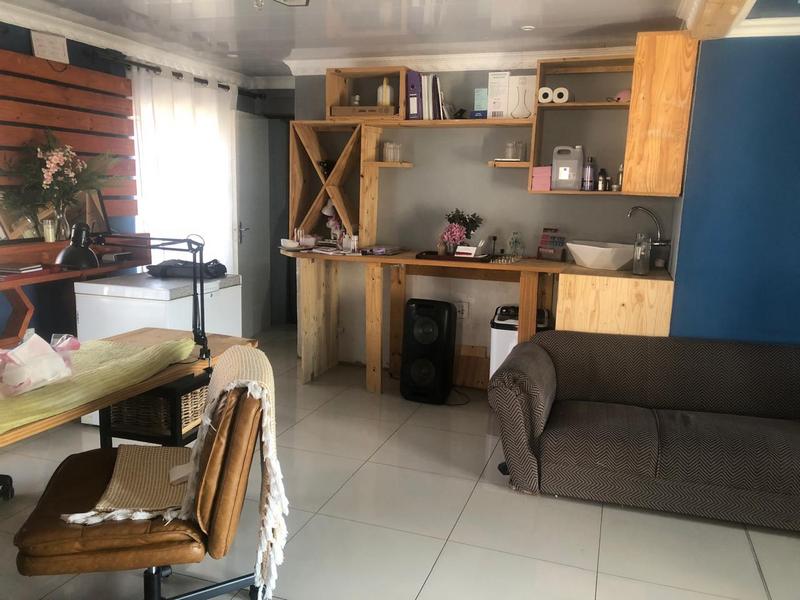 5 Bedroom Property for Sale in Karenpark Gauteng