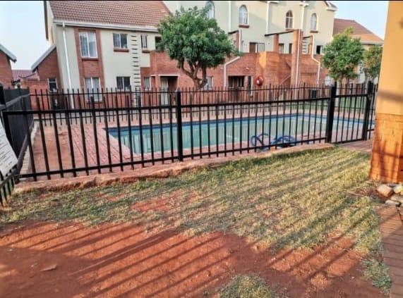 2 Bedroom Property for Sale in The Orchards Gauteng