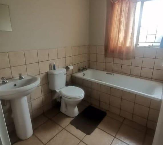2 Bedroom Property for Sale in The Orchards Gauteng